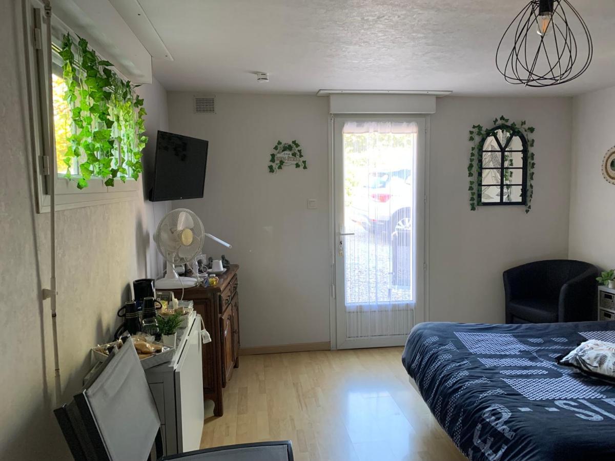 Une Agreable Chambre Independante Rilhac-Rancon Exterior foto